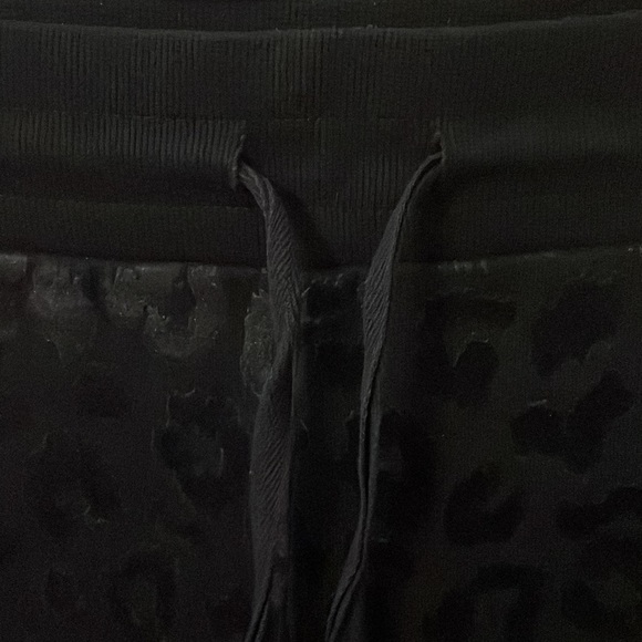 John John Black Burn-out Animal Print Jogging Shorts Size Small - Picture 7 of 15